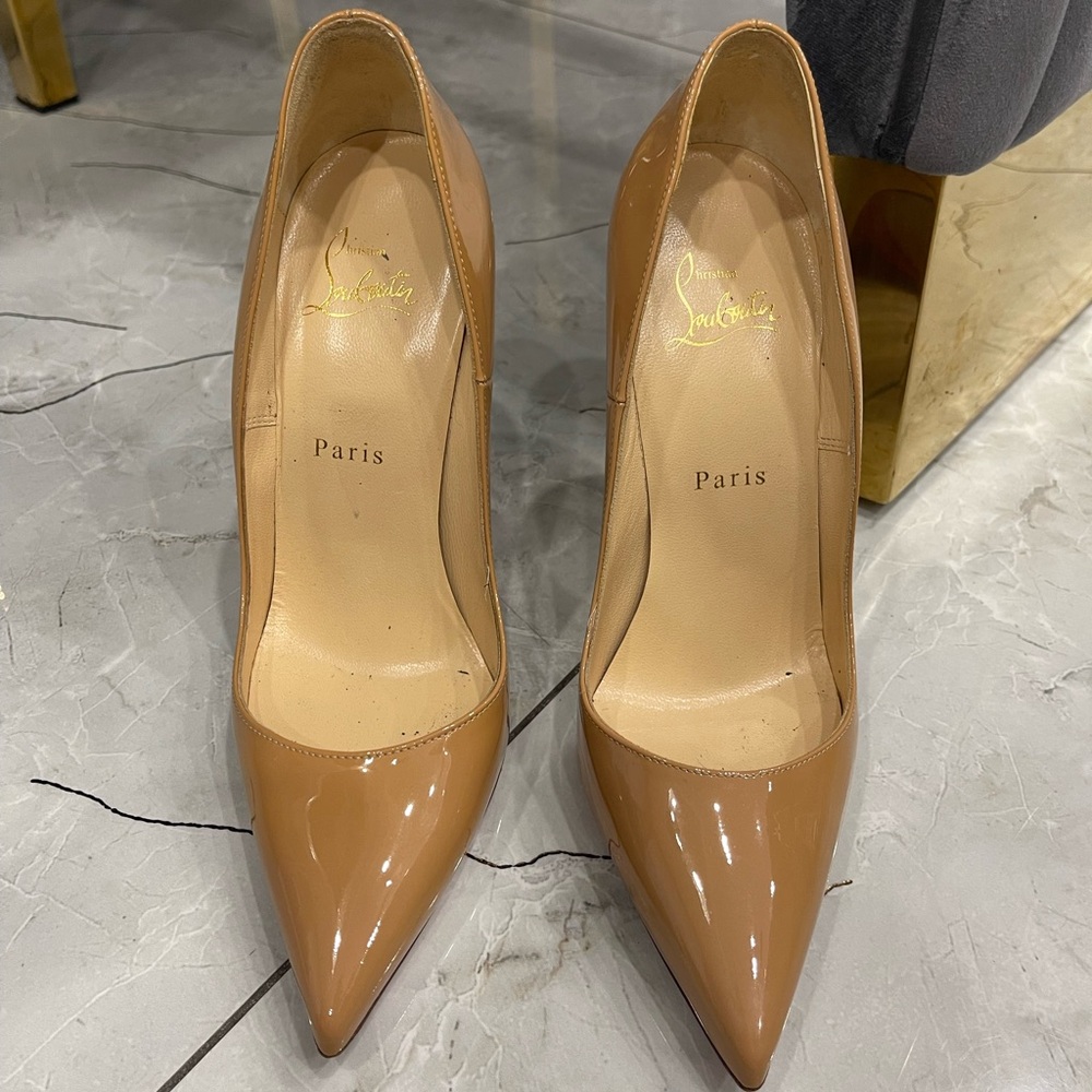CHRISTIAN LOUBOUTIN 
Patent So Kate 120 Pumps 38 Nude